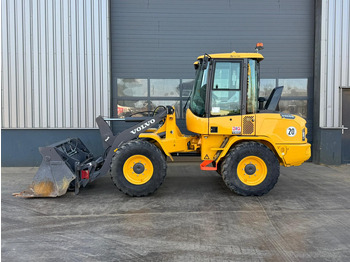 Chargeuse sur pneus VOLVO L30G