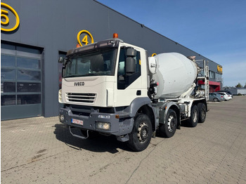 Camion malaxeur IVECO Trakker