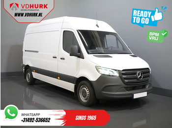 Fourgonnette MERCEDES-BENZ Sprinter 211