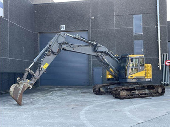 Pelle sur chenille VOLVO ECR235DL