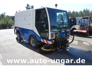 Balayeuse de voirie BUCHER