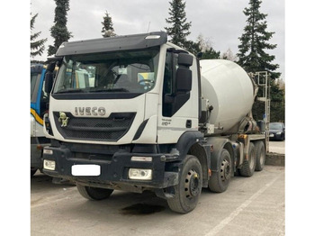 Camion malaxeur IVECO Trakker