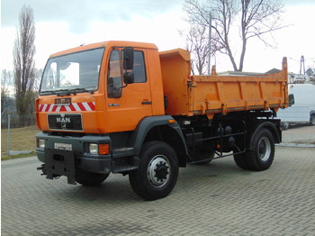 Camion benne MAN 8.224