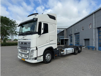 Camion porte-conteneur/ Caisse mobile VOLVO FH