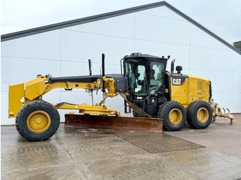 Niveleuse CATERPILLAR 140M