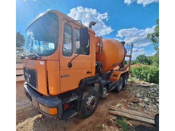 Camion malaxeur MAN 25.272