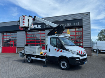 Véhicule utilitaire Iveco Daily 35S14 2 Person, Km 31.936!! 4x gestempeld, 2 persoonslift: photos 2