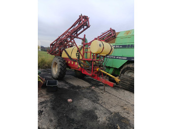 Pulvérisateur traîné HARDI