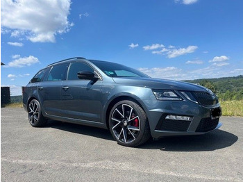 Voiture break ŠKODA