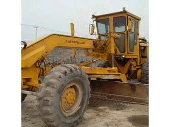 Niveleuse CATERPILLAR 140G