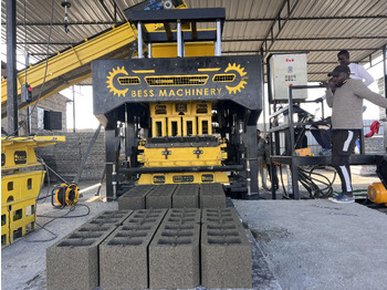 Pondeuse à parpaing