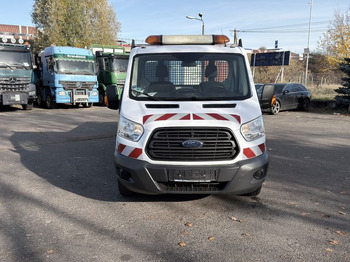 Utilitaire plateau FORD Transit