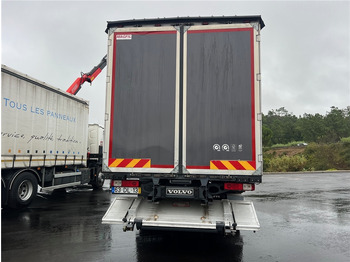 Camion à rideaux coulissants Volvo FE 280: photos 5