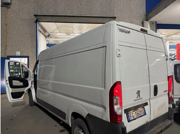 Fourgon utilitaire PEUGEOT Boxer