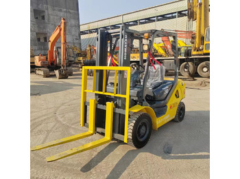 Chariot élévateur diesel KOMATSU FD30: photos 3