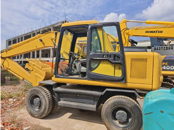 Pelle sur pneus KOMATSU PC130