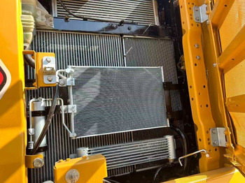 Pelle sur chenille CAT 320 GC: photos 5