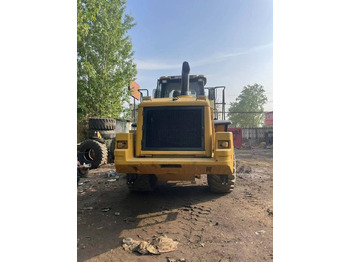 Pelle sur pneus CATERPILLAR 966