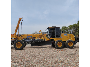 Niveleuse XCMG GR2153