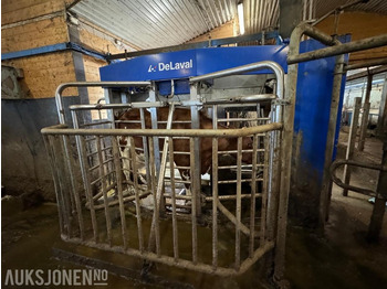 Machine agricole 2013 DeLaval VMS melkerobot med 1 kraftfôrstasjon FSC40 - Høyre utgave - Steam - Innredning og grinder foran - Vakuumpumpe - Fortsatt i daglig drift: photos 4