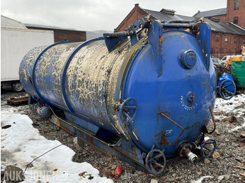 Matériel de chantier Vanntank på krokramme: photos 2