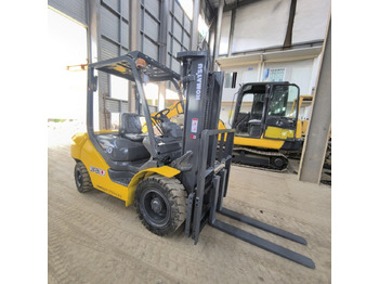 Chariot élévateur diesel KOMATSU