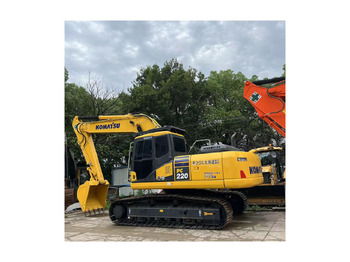 Pelle sur chenille KOMATSU PC220-8
