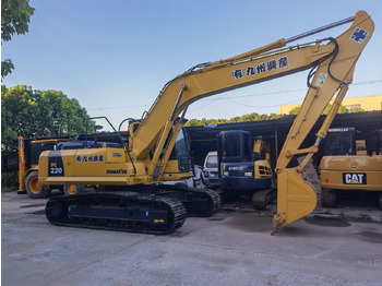 Pelle sur chenille KOMATSU PC220-8