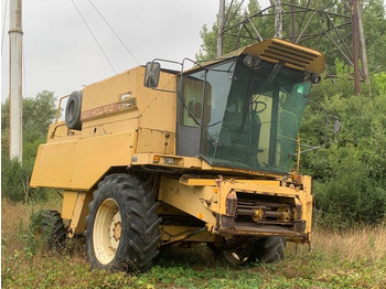 Moissonneuse-batteuse NEW HOLLAND TX series