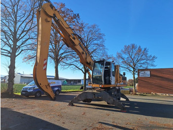 Pelle sur pneus LIEBHERR A 904 C