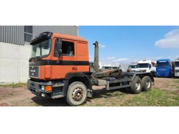 Camion ampliroll MAN