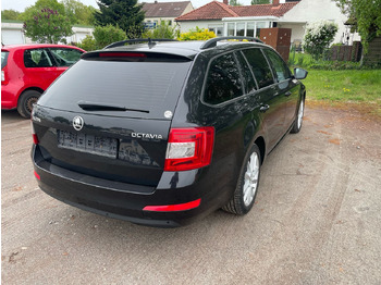 Voiture Skoda Octavia 2.0 TDI Green tec Solution Combi: photos 3