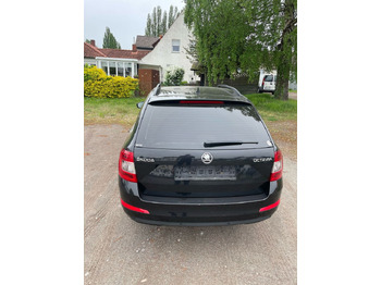 Voiture Skoda Octavia 2.0 TDI Green tec Solution Combi: photos 5