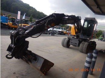 Pelle sur pneus VOLVO EWR150E