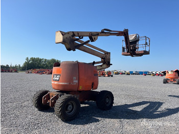 Nacelle articulée JLG