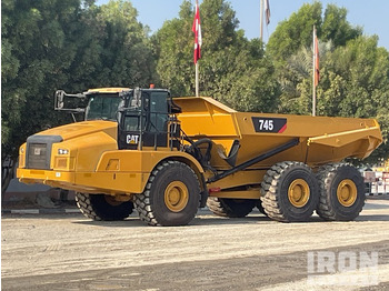 Tombereau articulé CATERPILLAR 745