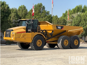 Tombereau articulé CATERPILLAR 745