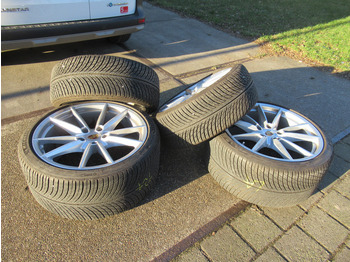 Roue complète pour Voiture Porsche 911 992 20-/21 Carrera S Winterbanden Set Wielen: photos 3