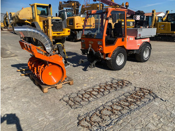 Engin de déneigement HOLDER