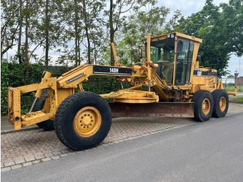 Niveleuse CATERPILLAR 140H