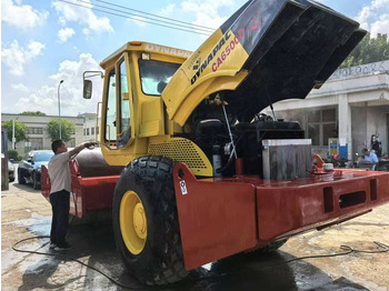 Compacteur à pieds de mouton/ Monocylindre Used Original Road Roller DYNAPAC CA6500D Road Rollers High Quality Second Hand Construction Machinery: photos 4 Compacteur à pieds de mouton/ Monocylindre Used Original Road Roller DYNAPAC CA6500D Road Rollers High Quality Second Hand Construction Machinery: photos 4