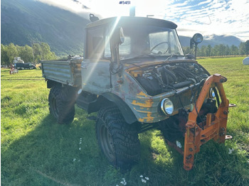 Camion plateau UNIMOG