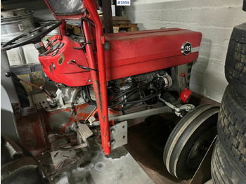 Tracteur agricole 1971 Massey Ferguson 135: photos 2