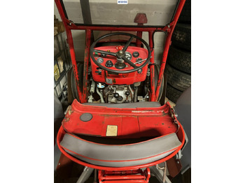 Tracteur agricole 1971 Massey Ferguson 135: photos 4