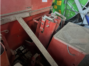 Crédit-bail de Underhaug 1400 potato planter Underhaug 1400 potato planter: photos 5 Crédit-bail de Underhaug 1400 potato planter Underhaug 1400 potato planter: photos 5