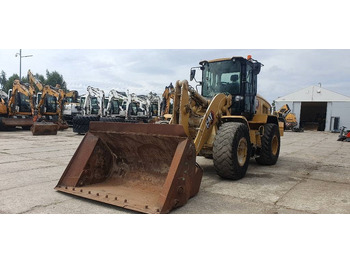 Chargeuse sur pneus CATERPILLAR 938M