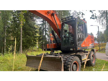 Pelle sur pneus DOOSAN