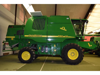 Moissonneuse-batteuse JOHN DEERE