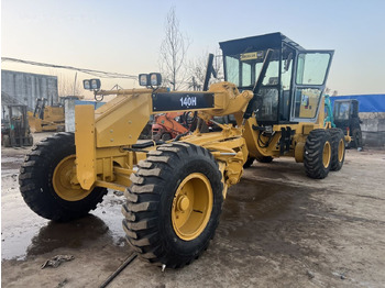 Niveleuse CATERPILLAR 140H