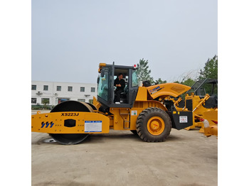 Compacteur à pieds de mouton/ Monocylindre XCMG XS233J